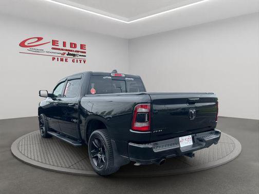 Diamond Black Crystal Pearlcoat 2022 RAM 1500 Sport