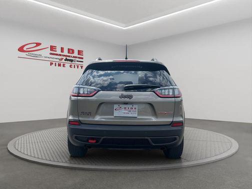 Light Brownstone Pearlcoat 2019 Jeep Cherokee Trailhawk