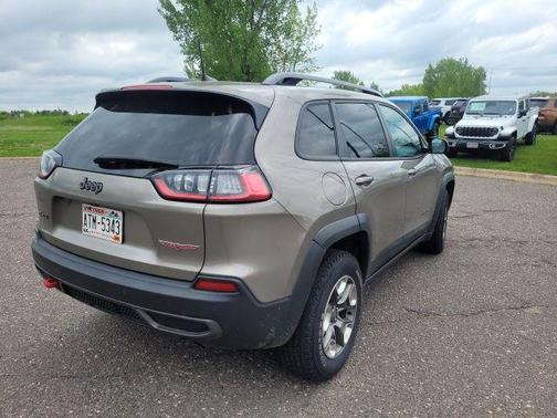 Light Brownstone Pearlcoat 2019 Jeep Cherokee Trailhawk