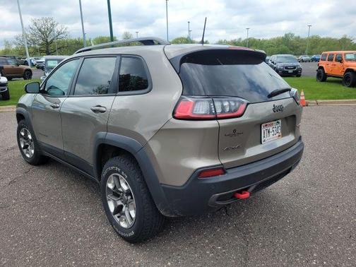 Light Brownstone Pearlcoat 2019 Jeep Cherokee Trailhawk