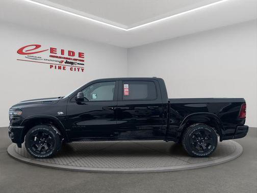 Diamond Black Crystal Pearlcoat 2026 RAM 1500 Big Horn/Lone Star