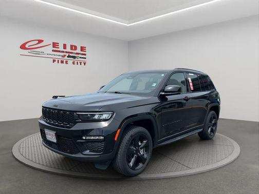 Diamond Black Crystal Pearlcoat 2024 Jeep Grand Cherokee Limited