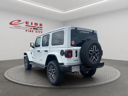 2025 Jeep Wrangler 4-Door Sahara 4x4