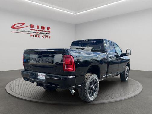 Diamond Black Crystal Pearlcoat 2026 RAM 2500 Laramie Crew Cab 4x4 6'4' Box