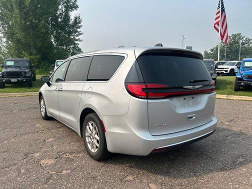 Silver Mist Clearcoat 2024 Chrysler Pacifica Touring L