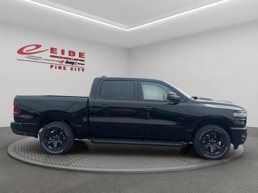 Diamond Black Crystal Pearlcoat 2026 RAM 1500 Express