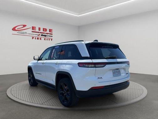 Bright White Clearcoat 2024 Jeep Grand Cherokee Limited