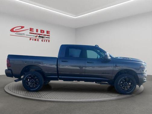 2026 RAM 3500 Laramie Crew Cab 4x4 6'4' Box