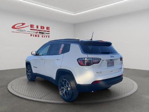 Bright White Clearcoat 2027 Jeep Compass Limited