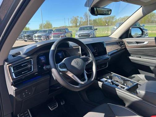 2024 Volkswagen Atlas 2.0T SEL Premium R-Line 4MOTION