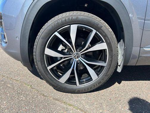 2024 Volkswagen Atlas 2.0T SEL Premium R-Line 4MOTION