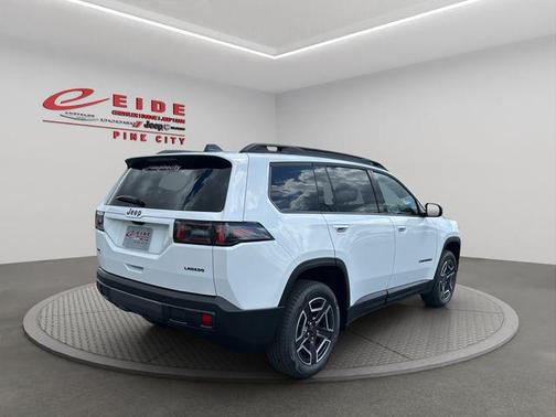 Bright White Clearcoat 2026 Jeep Cherokee Laredo 4x4