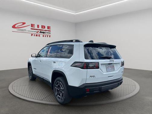 Bright White Clearcoat 2026 Jeep Cherokee Laredo 4x4