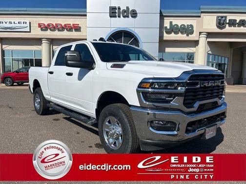 2025 RAM 3500 Tradesman Crew Cab 4x4 6'4' Box