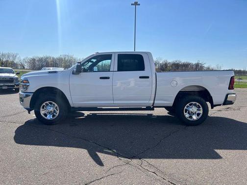 2025 RAM 3500 Tradesman Crew Cab 4x4 6'4' Box