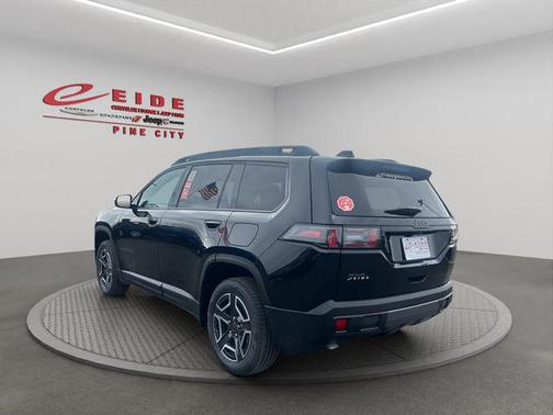 Diamond Black Crystal Pearlcoat 2026 Jeep Cherokee Limited