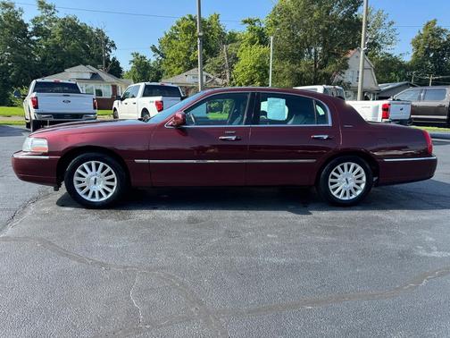 2003 Lincoln Town Car Signature