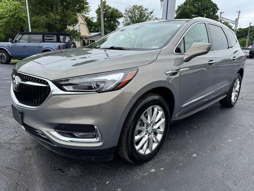 Pepperdust Metallic 2019 Buick Enclave Premium