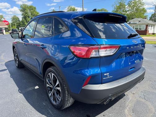 Atlas Blue Metallic 2022 Ford Escape SE