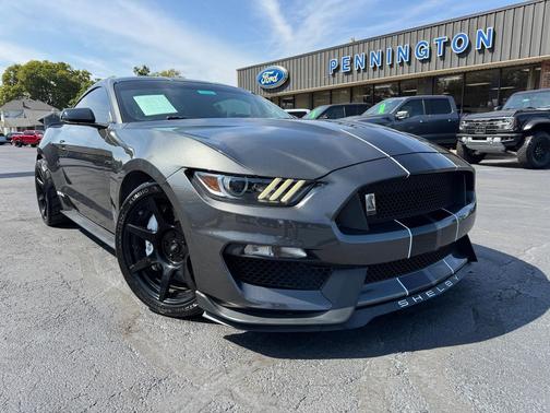 2017 Ford Shelby GT350 Base