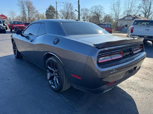 2022 Dodge Challenger SXT
