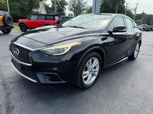 Black Obsidian 2018 INFINITI QX30 Luxury