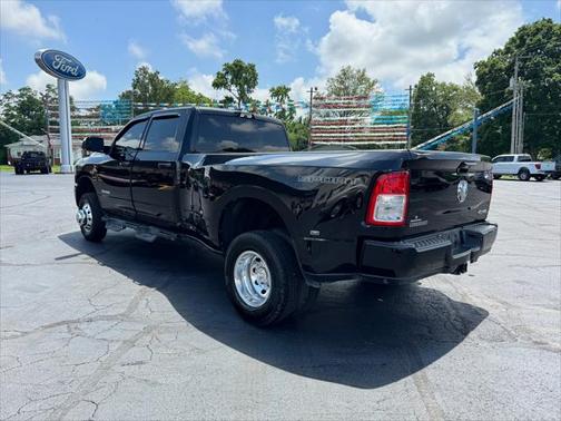 2022 RAM 3500 Big Horn Crew Cab 4x4 8' Box