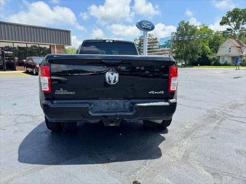 2022 RAM 3500 Big Horn Crew Cab 4x4 8' Box