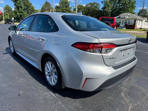Classic Silver Metallic 2024 Toyota Corolla LE
