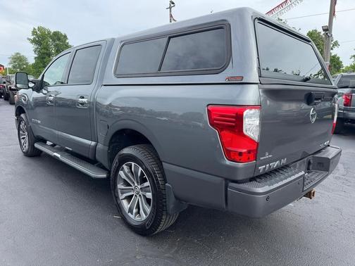 2017 Nissan Titan SL