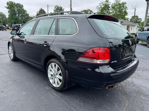Black Uni 2014 Volkswagen Jetta SportWagen DSG TDI w/Sunroof