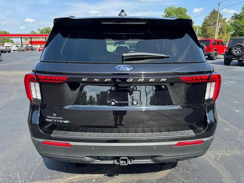 Agate Black Metallic 2025 Ford Explorer Active