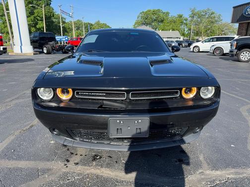 Pitch Black Clearcoat 2015 Dodge Challenger SXT
