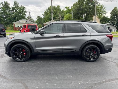 Carbonized Gray Metallic 2023 Ford Explorer ST