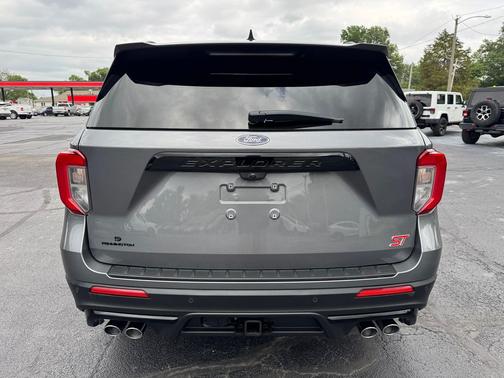 Carbonized Gray Metallic 2023 Ford Explorer ST