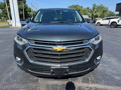 Graphite Metallic 2020 Chevrolet Traverse LT Leather