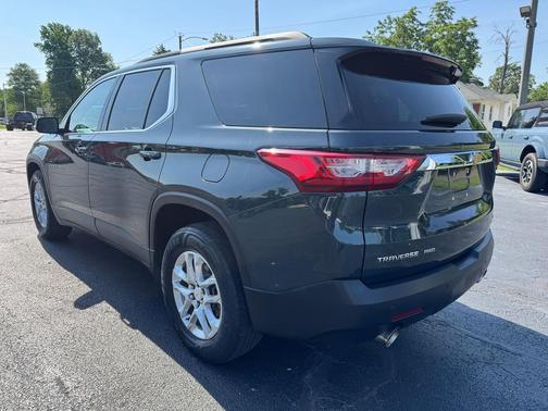 Graphite Metallic 2020 Chevrolet Traverse LT Leather