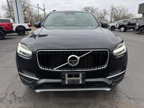 2017 Volvo XC90 T6 Momentum