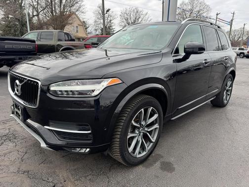 2017 Volvo XC90 T6 Momentum