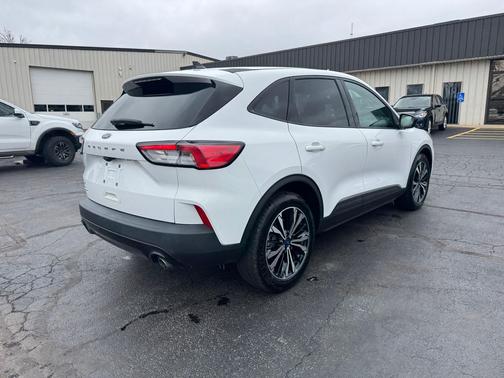 2022 Ford Escape SE