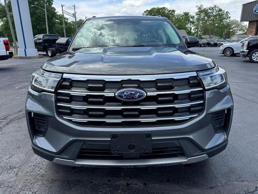 Carbonized Gray Metallic 2025 Ford Explorer Active