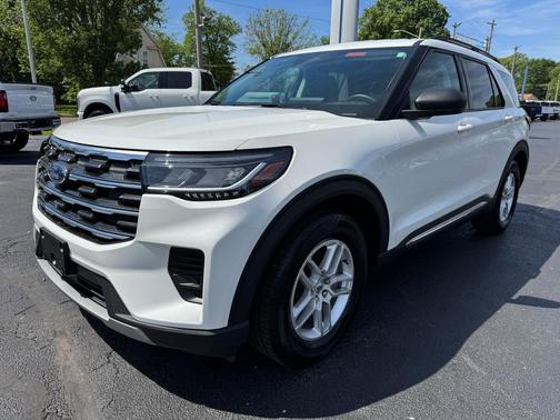 Star White Metallic Tri-Coat 2025 Ford Explorer Active