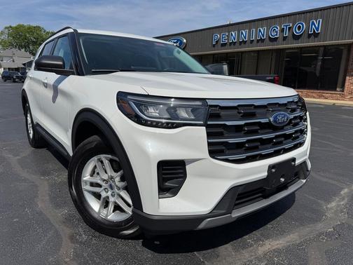 Star White Metallic Tri-Coat 2025 Ford Explorer Active