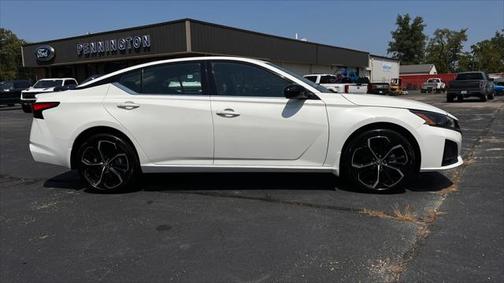 2023 Nissan Altima SR Intelligent AWD