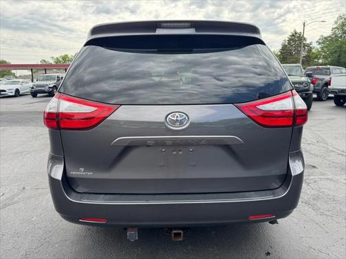 2015 Toyota Sienna LE