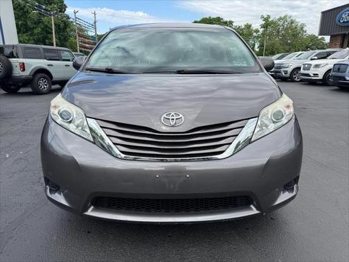 2015 Toyota Sienna LE