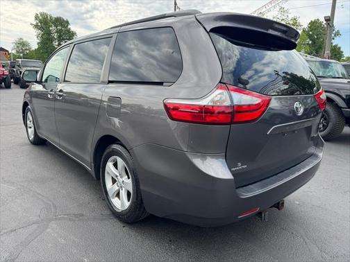 2015 Toyota Sienna LE