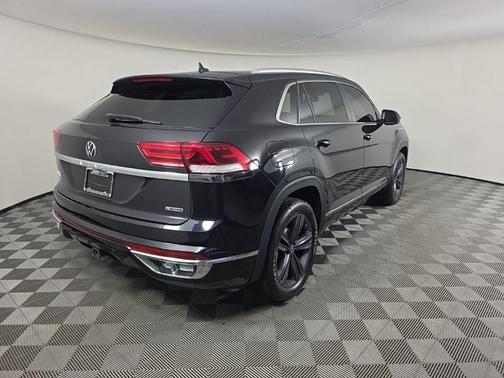 2022 Volkswagen Atlas Cross Sport 3.6L V6 SEL R-Line
