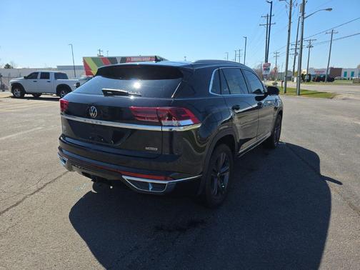 2022 Volkswagen Atlas Cross Sport 3.6L V6 SEL R-Line