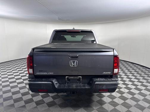 Crystal Black Pearl 2017 Honda Ridgeline RTL